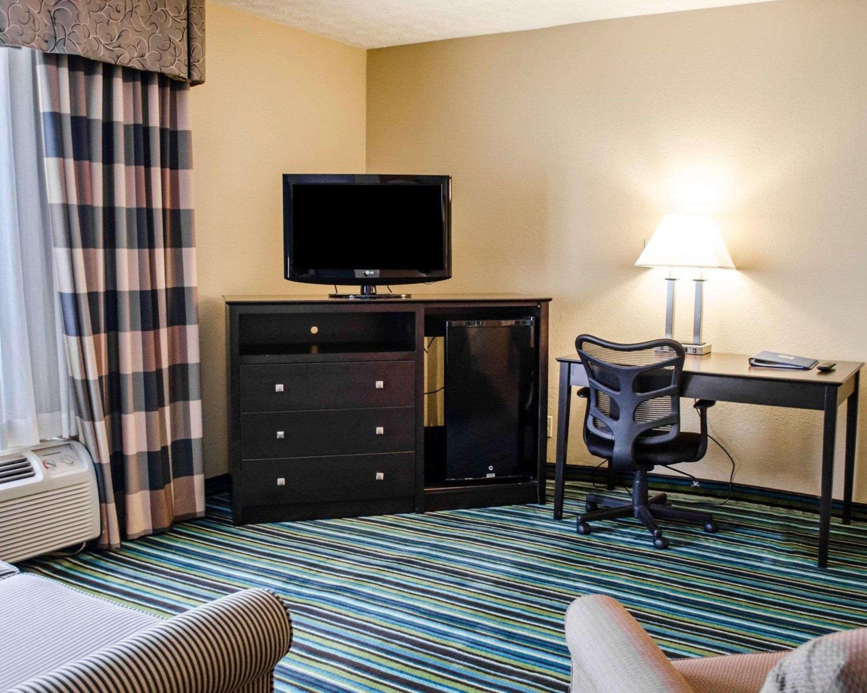 Quality Inn & Suites Medina - Akron West Εξωτερικό φωτογραφία