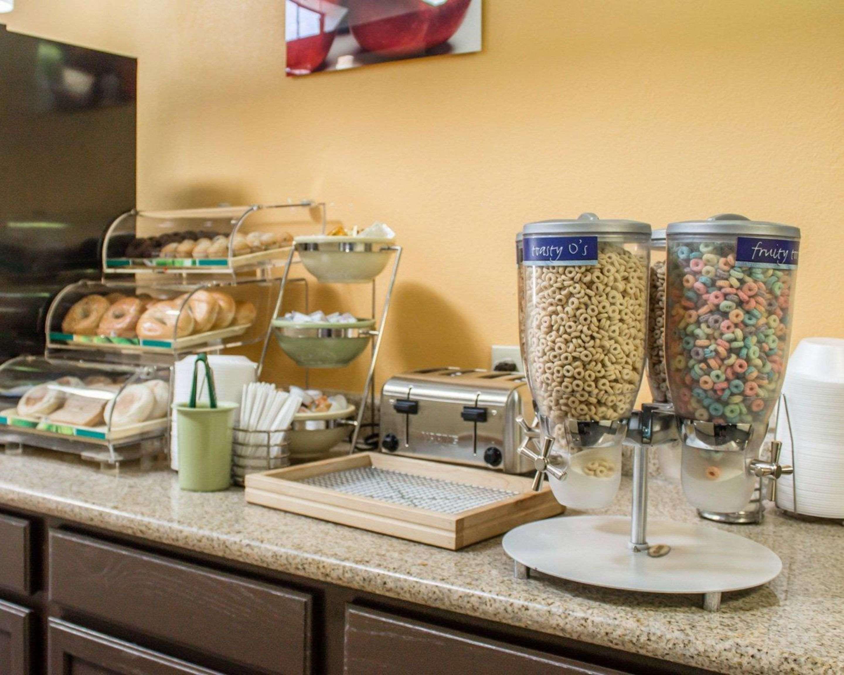 Quality Inn & Suites Medina - Akron West Εξωτερικό φωτογραφία