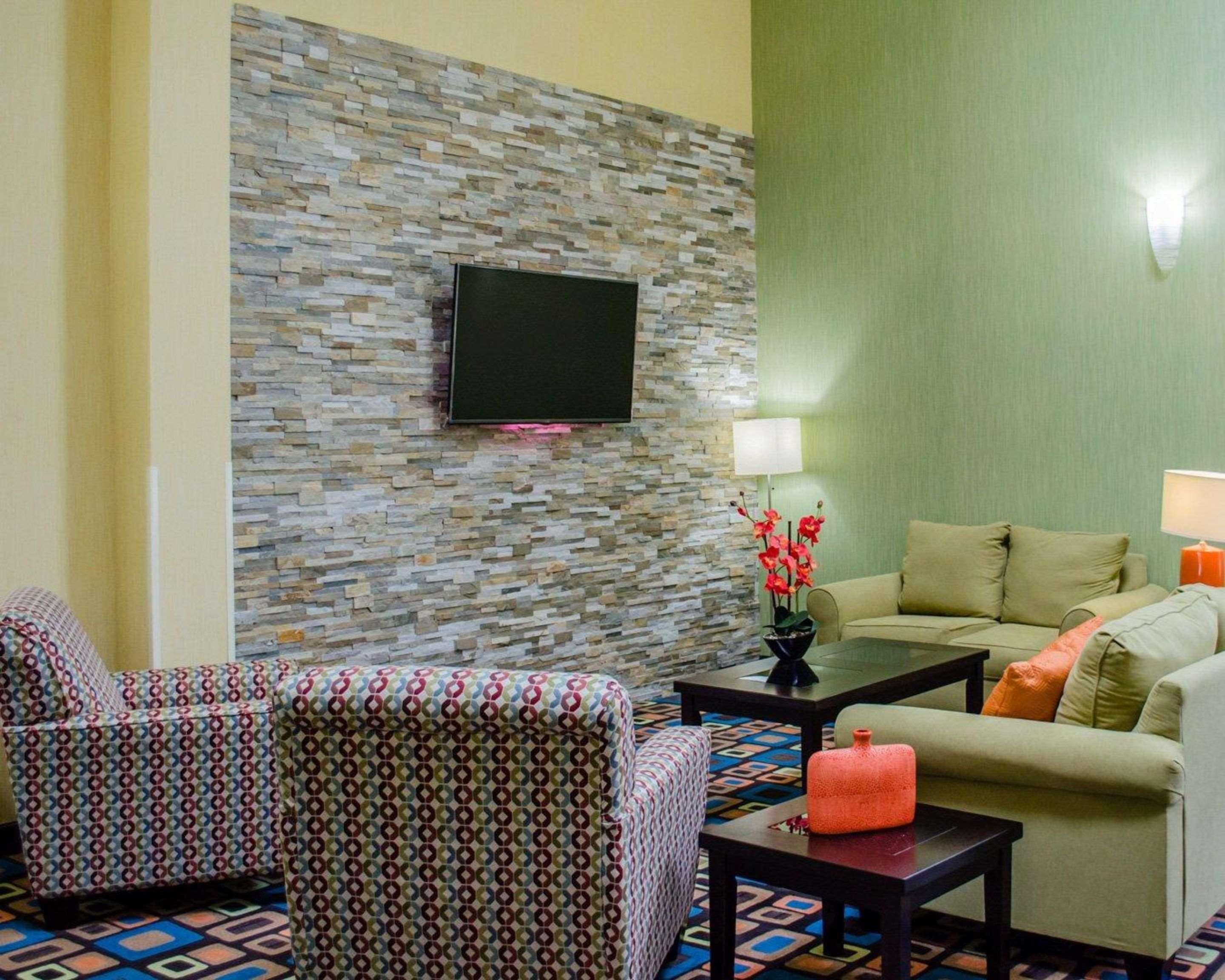 Quality Inn & Suites Medina - Akron West Εξωτερικό φωτογραφία