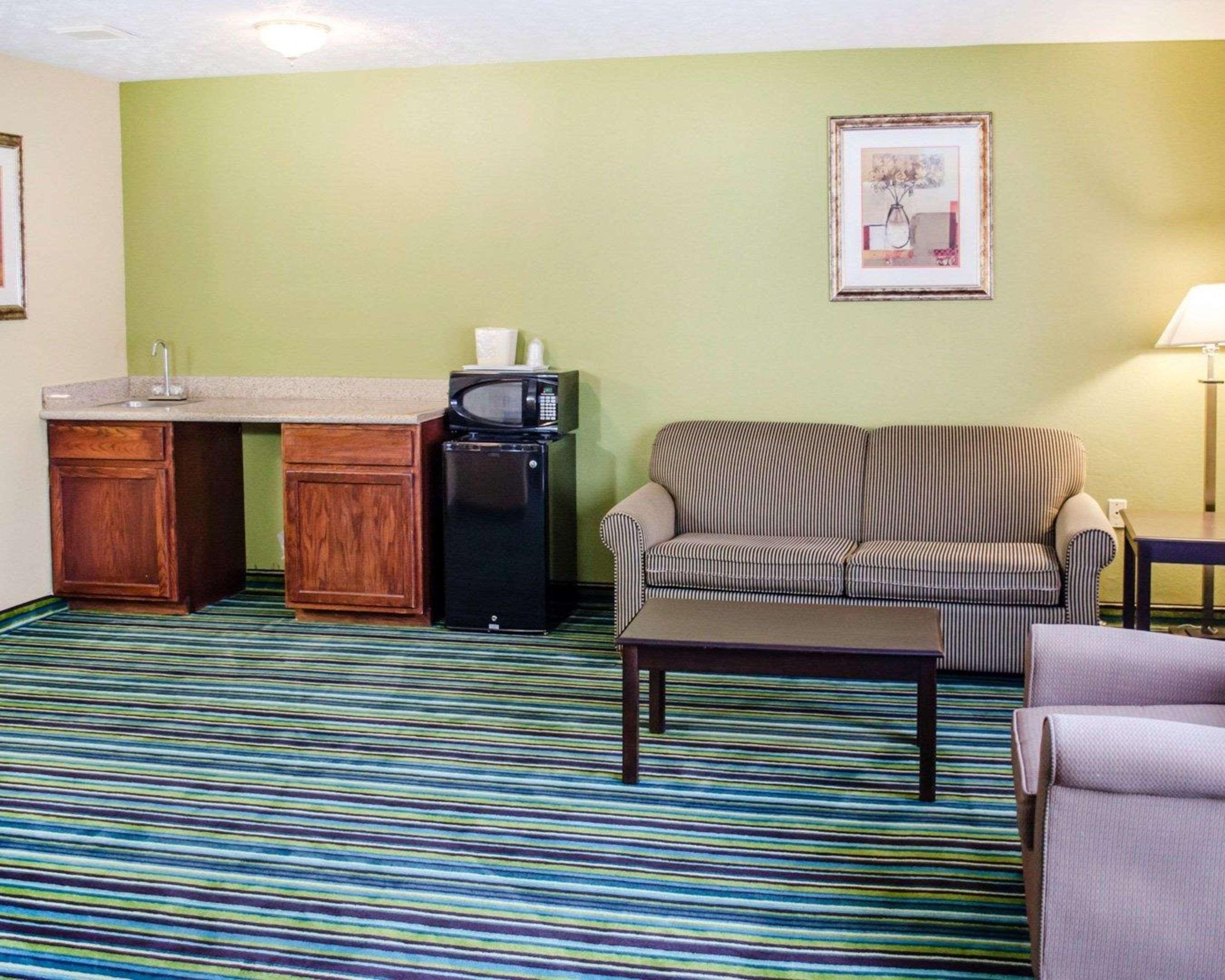 Quality Inn & Suites Medina - Akron West Εξωτερικό φωτογραφία
