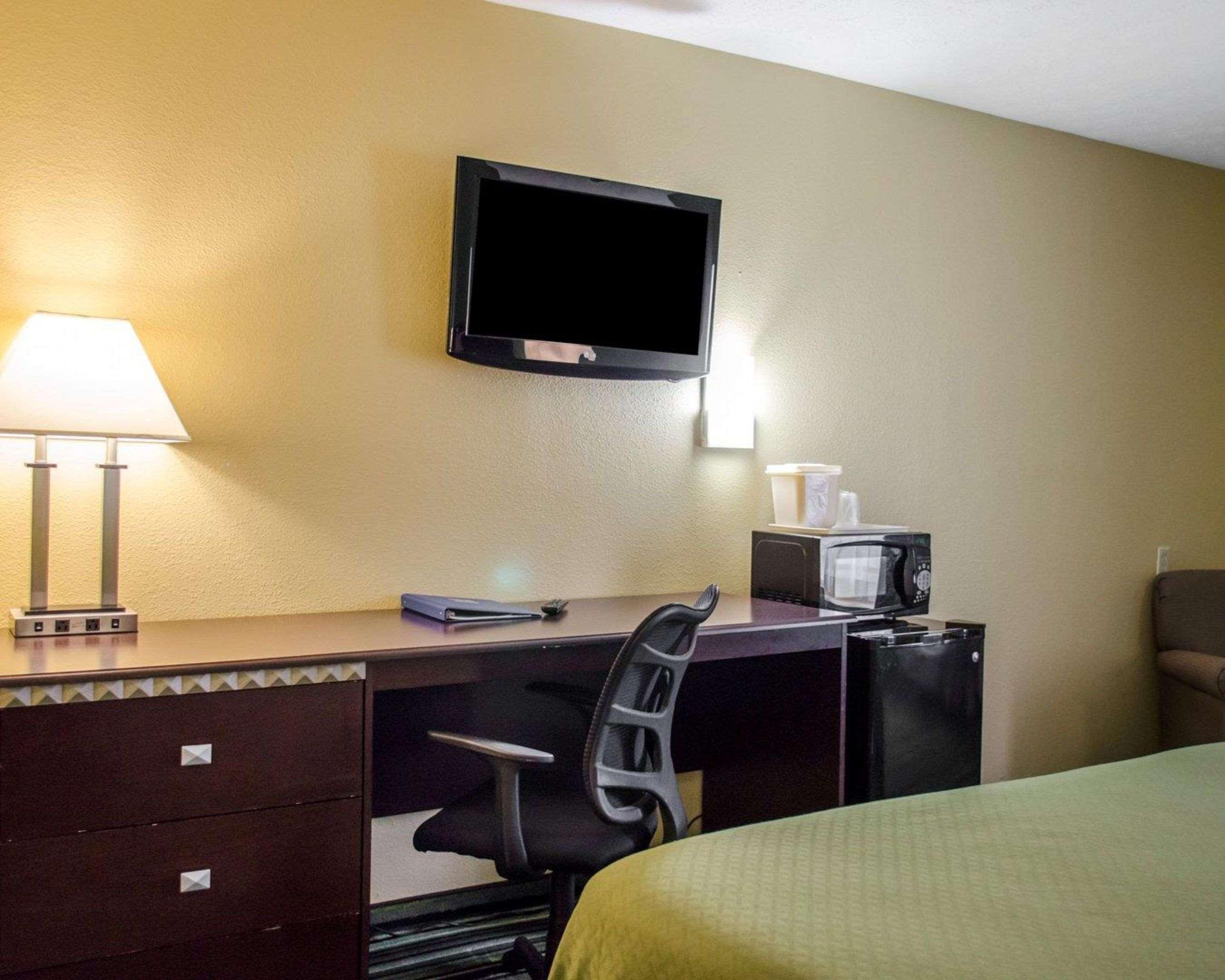 Quality Inn & Suites Medina - Akron West Εξωτερικό φωτογραφία