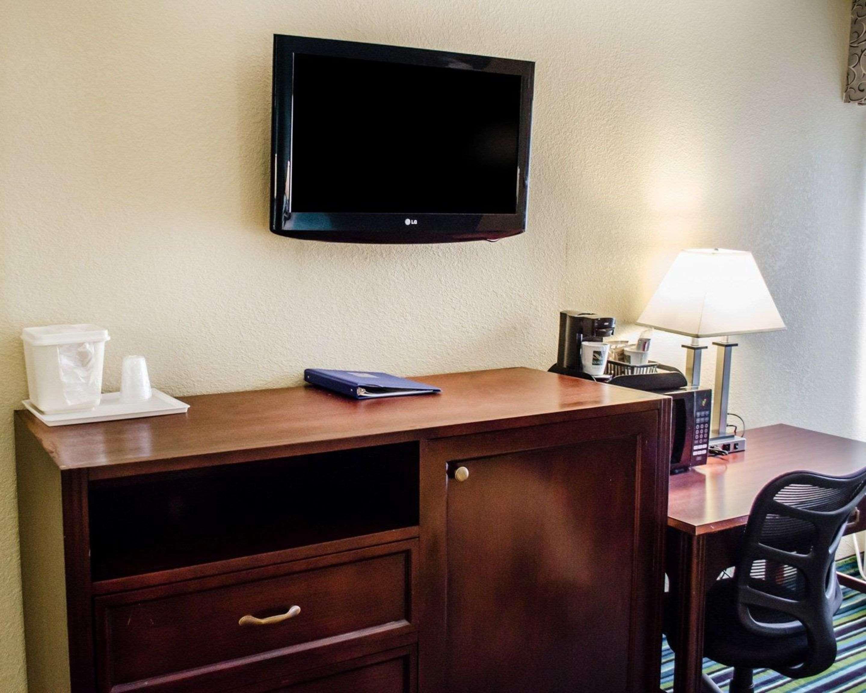 Quality Inn & Suites Medina - Akron West Εξωτερικό φωτογραφία